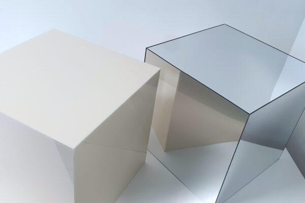 Espositori da terra in plexiglas cangiante - TraSparente Group