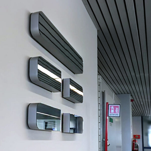 Logo su parete con effetto specchiato - TraSparente Group
